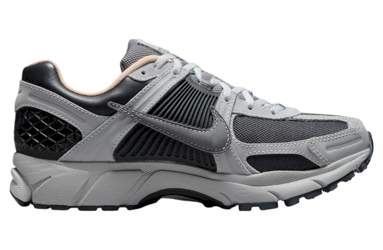 Nike Zoom Vomero 5: Smoke Grey & Peach - A Perfect Blend of Style and Comfort