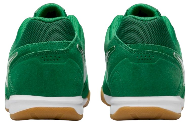 Nike Gato